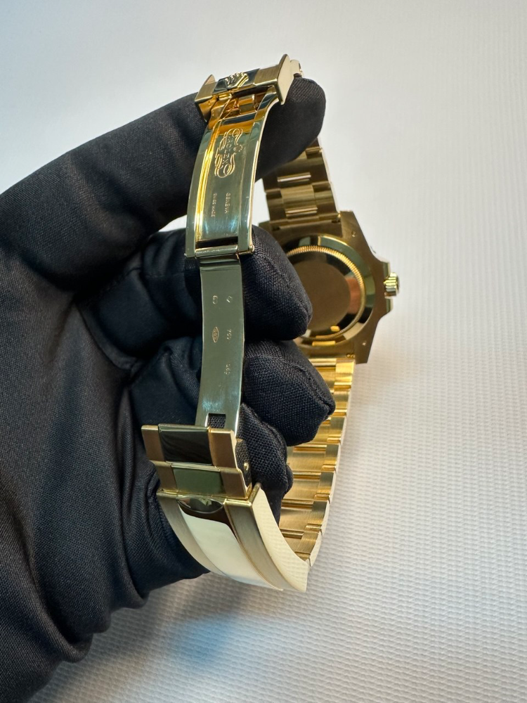 Часы Rolex Submariner Date 40mm Yellow Gold Ceramic 116618LB