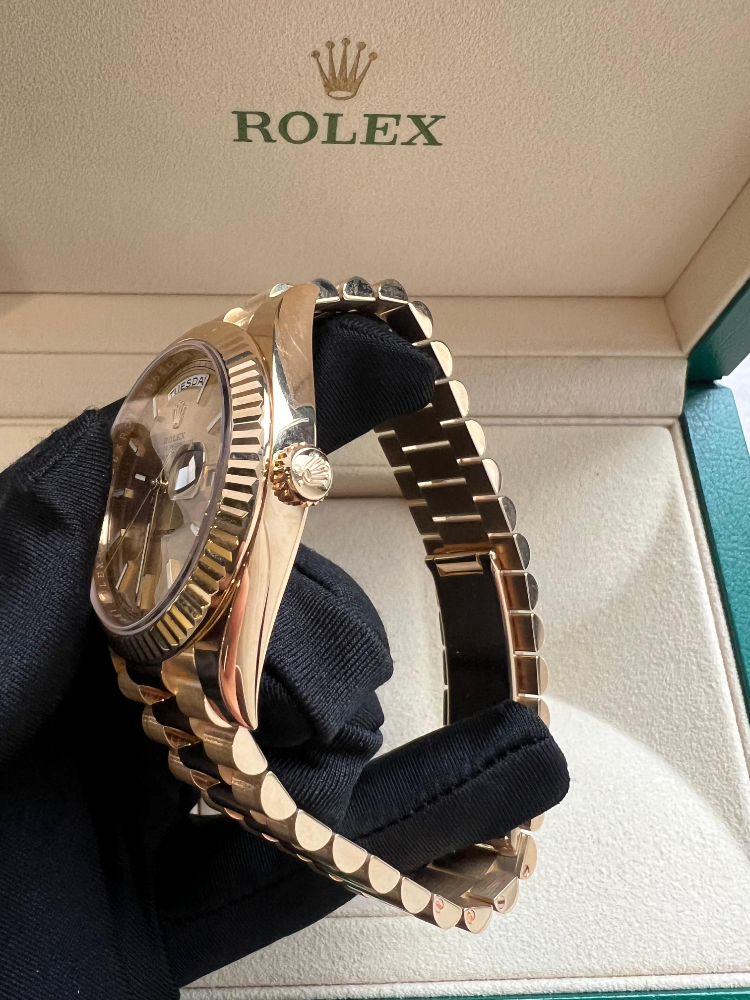 Часы Rolex Day-Data 40mm Yellow Gold 228238-0003