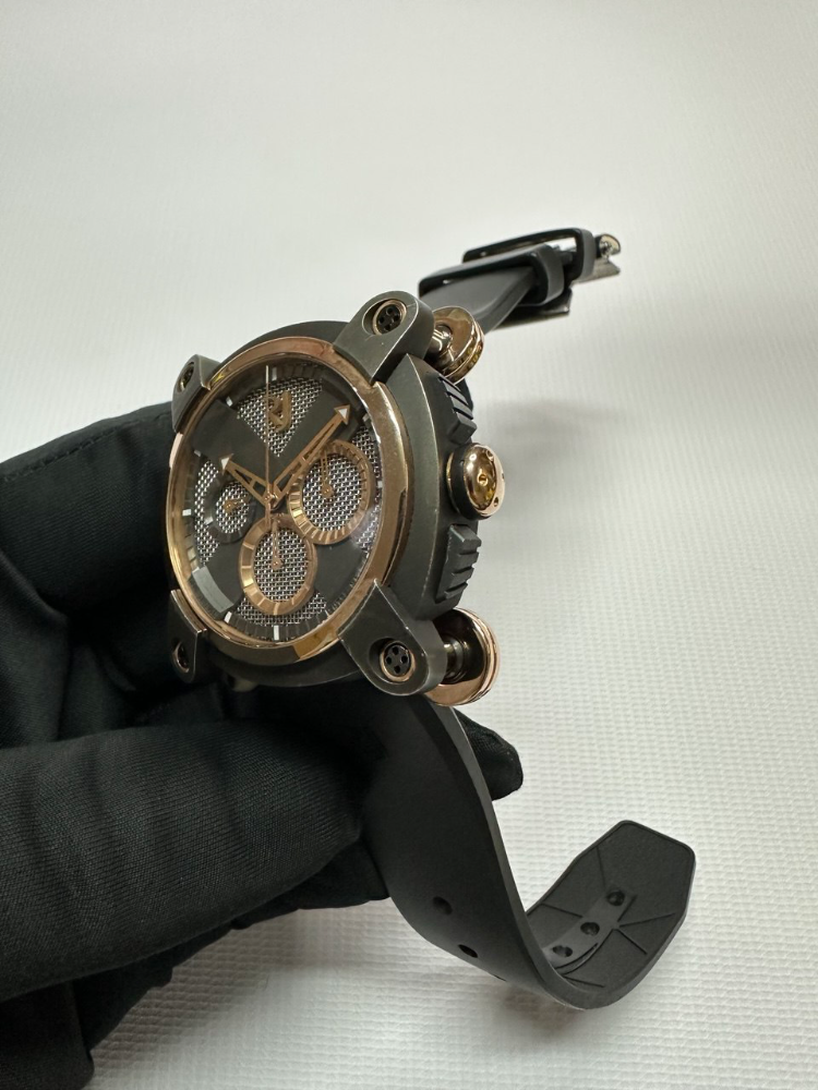 Часы Romain Jerome Moon-Dna Moon Invader Chronograph RJ.M.CH.IN.004.02