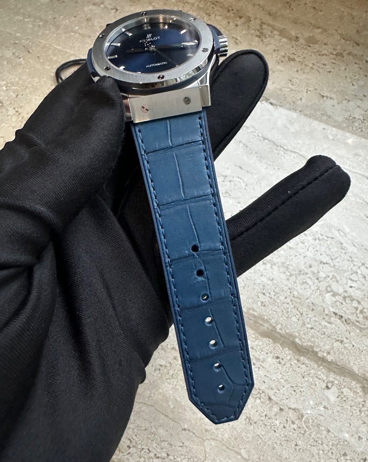 Часы Hublot Classic Fusion Automatic 42 mm 542.NX.7170.LR