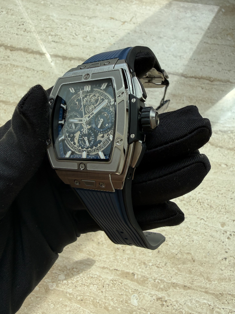 Часы Hublot SPIRIT OF BIG BANG 642.NX.7170.RX