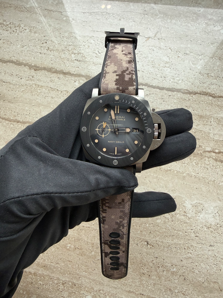 Часы Panerai Submersible Navy SEALs Titanio PAM01669