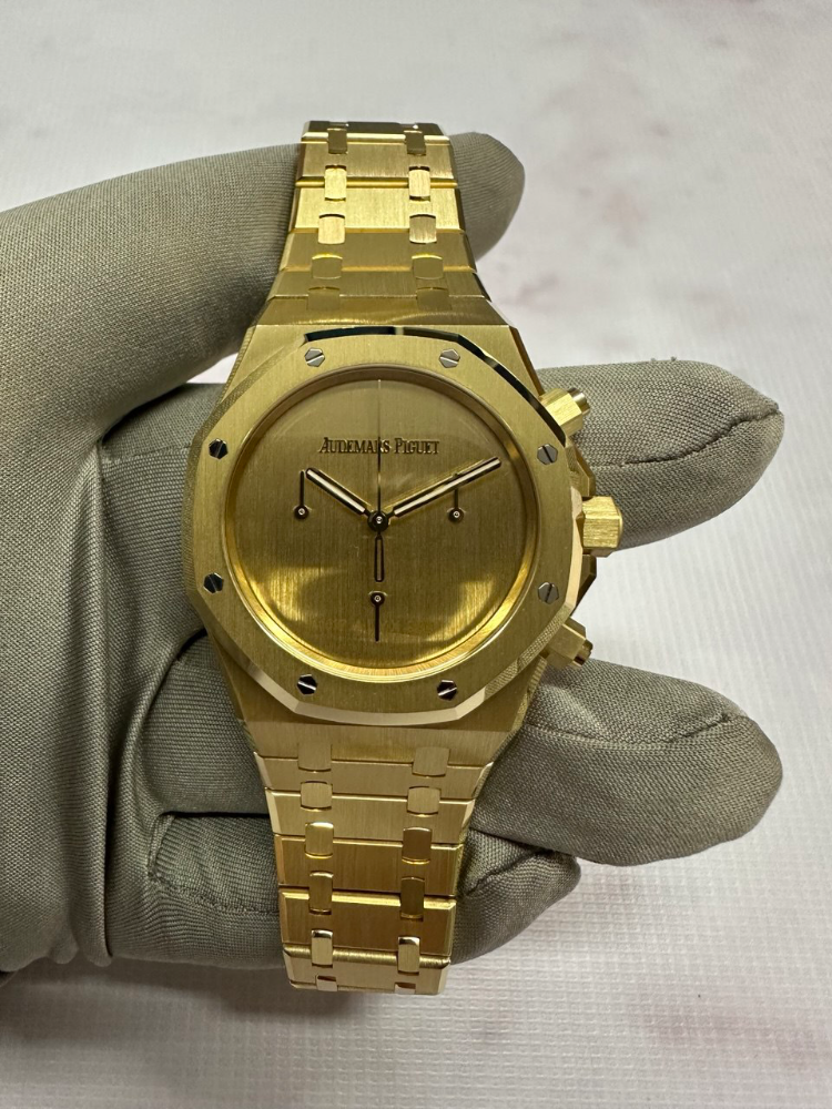 Часы AUDEMARS PIGUET ROYAL OAK AUTOMATIC LIMITED EDITION OF 202 26240BA.OO.1320BA.01