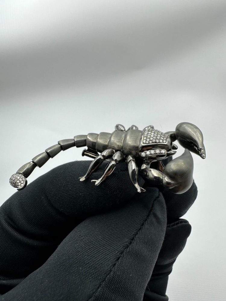 Брошь Shreiner SCHREINER HAUTE JOAILLERIA скорпион