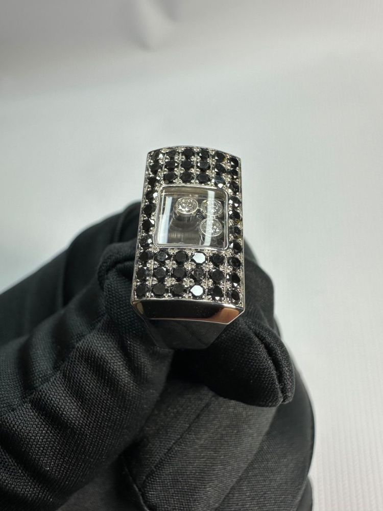 Кольцо Chopard Happy Diamonds black diamonds.