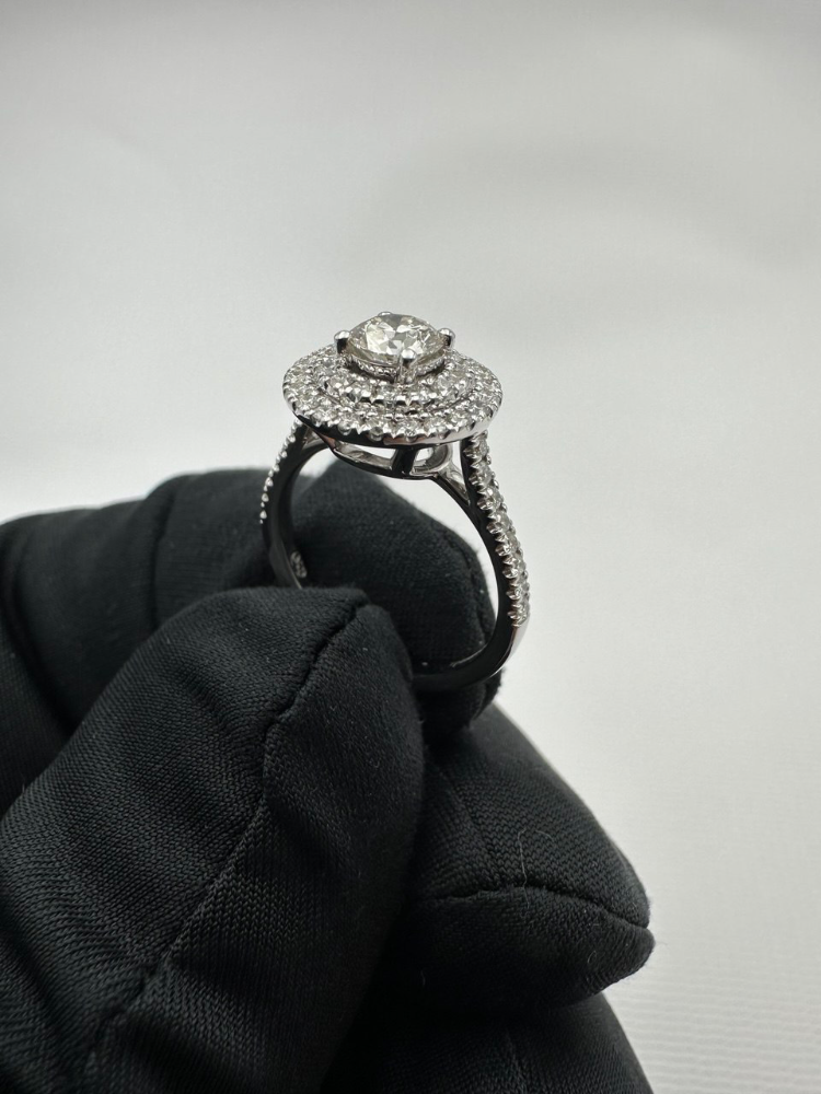 Кольцо RALFDIAMONDS с бриллиантами.