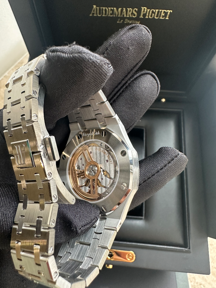 Часы AUDEMARS PIGUET ROYAL OAK 37 mm 15550ST.OO.1356ST.06