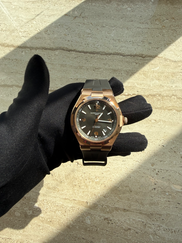 Часы Vacheron Constantin Overseas Date Automatic 47040/000R-9666