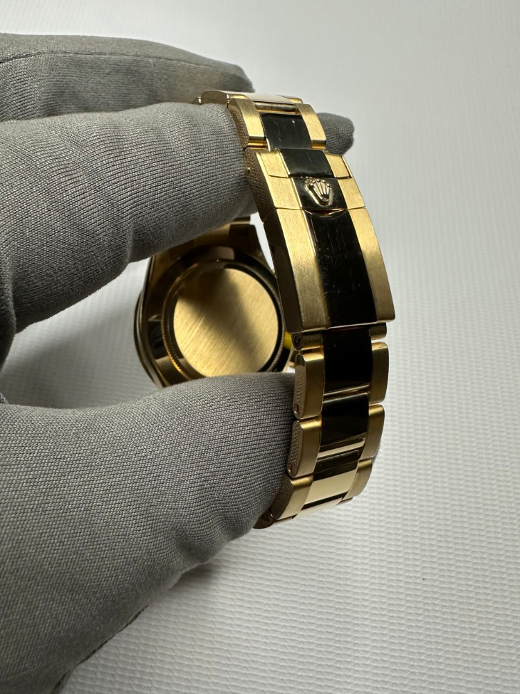 Часы Rolex Cosmograph Daytona 40mm Yellow Gold 116528