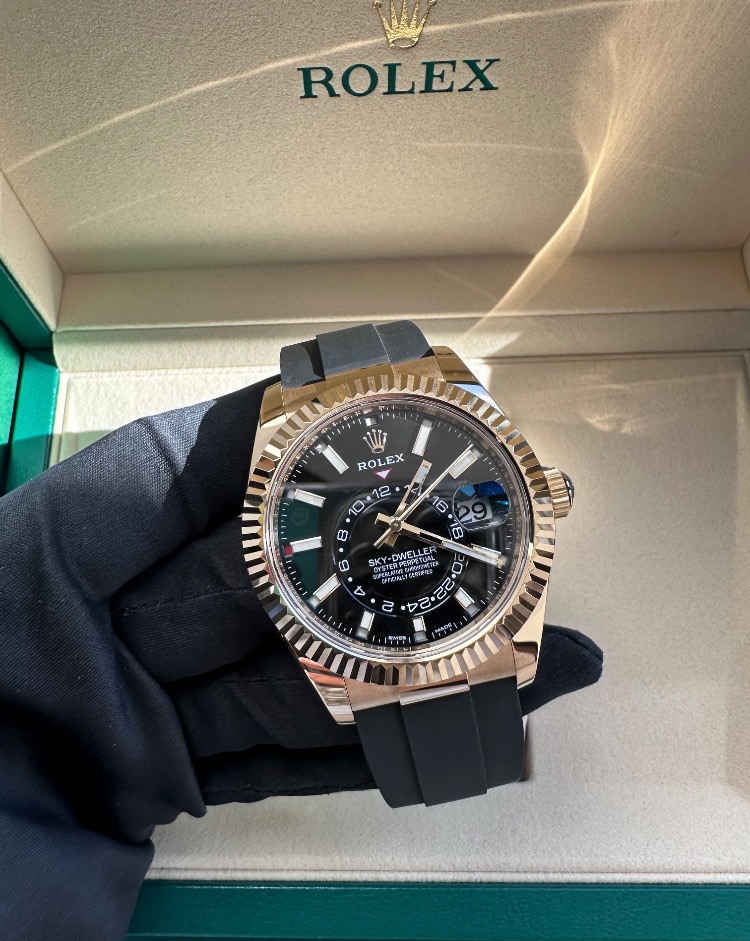 Часы Rolex SKY-DWELLER 42MM YELLOW GOLD 326238-0013