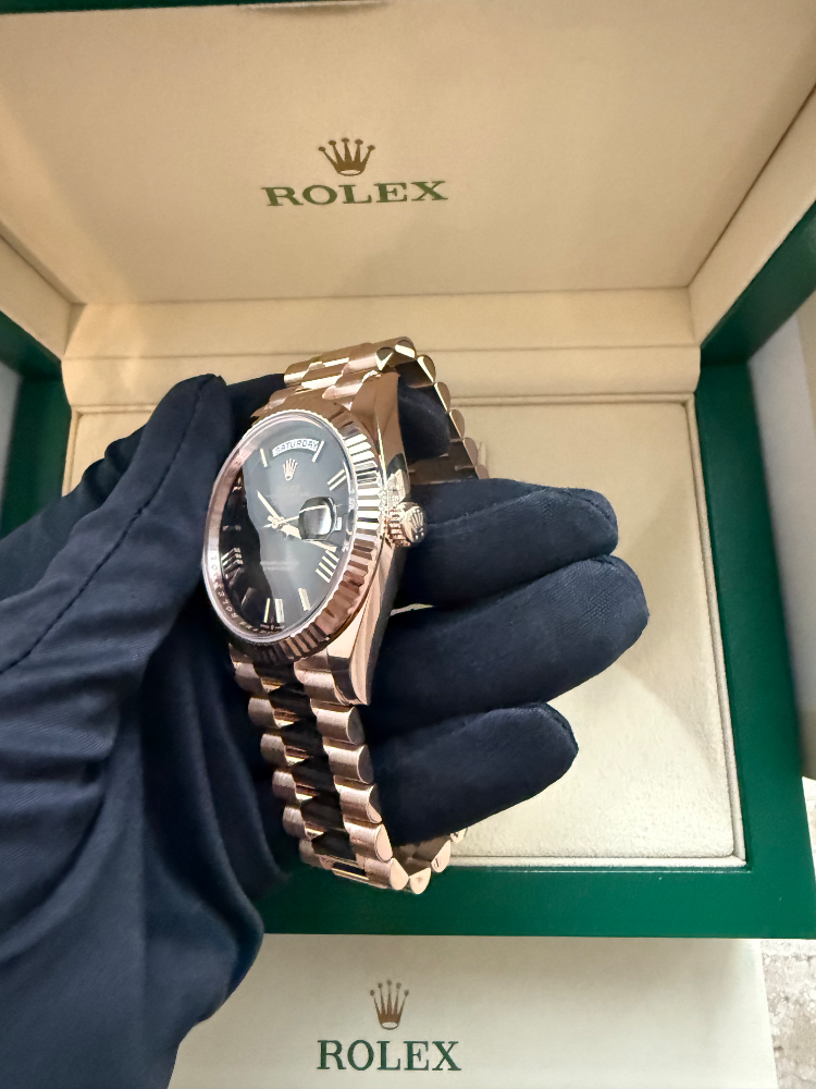 Часы Rolex DAY-DATE EVEROSE GOLD 228235-0055