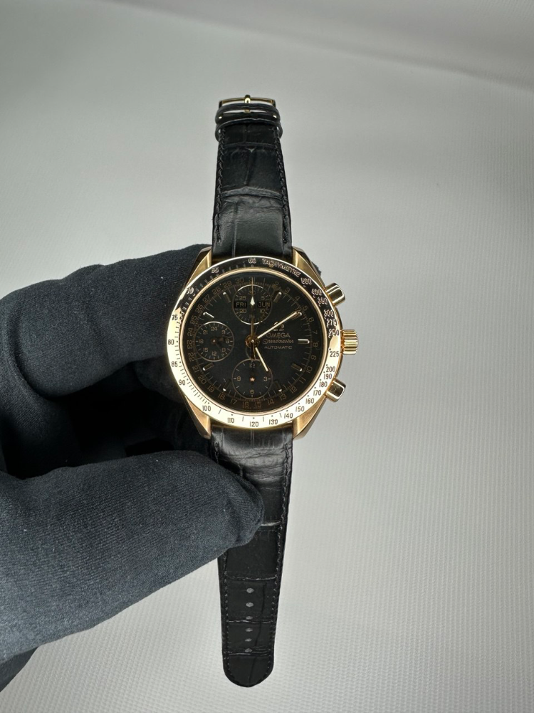 Часы Omega Speedmaster Day-Date 323.53.40.44.01.001