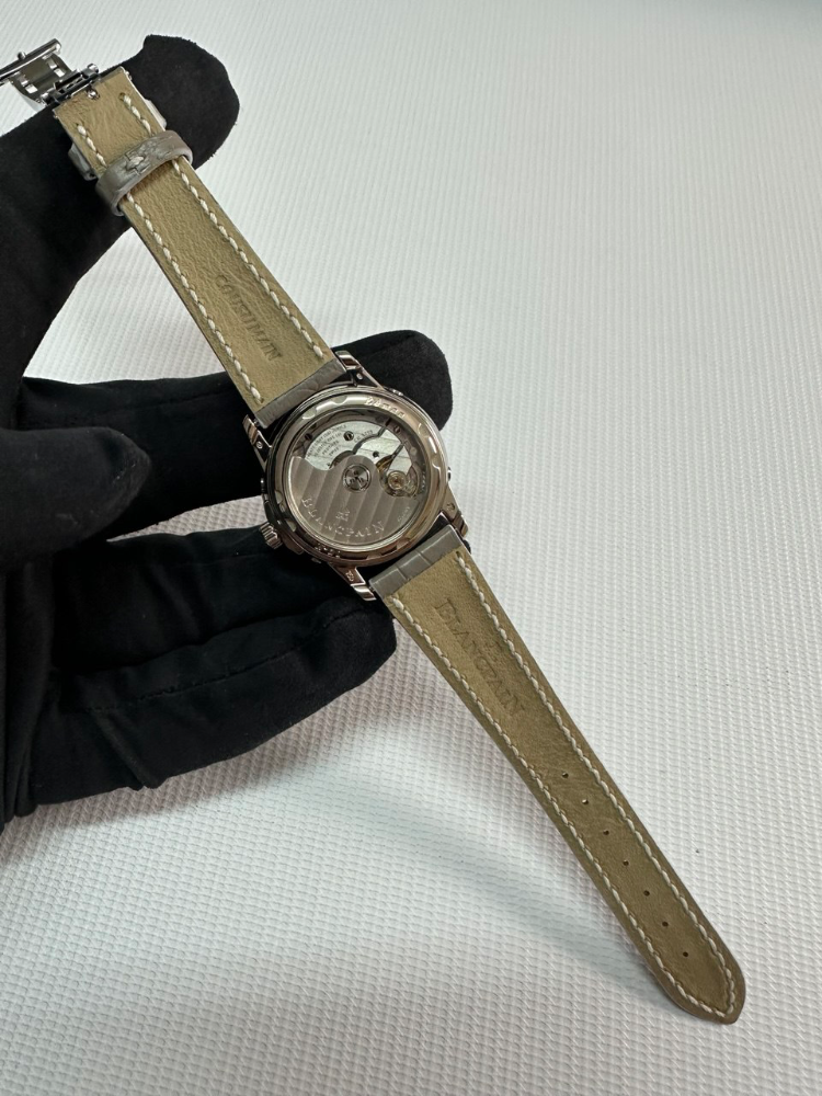 Часы Blancpain Women s Collection Moon Phase Complete Calendar 3253-6044A-52B