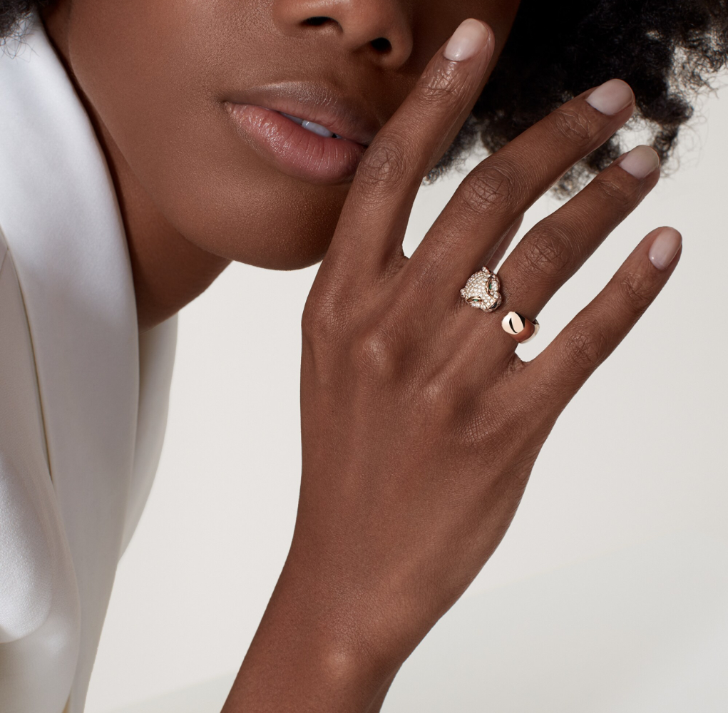 Кольцо Cartier PANTHÈRE DE RING MEDIUM MODEL HALF-PAVED N4742254