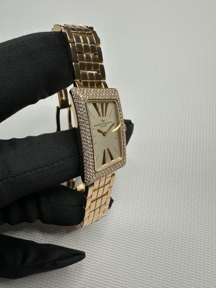Часы Vacheron Constantin 1972 Cambree Small Model Paved Gold Bracelet 25515/U01R-9254