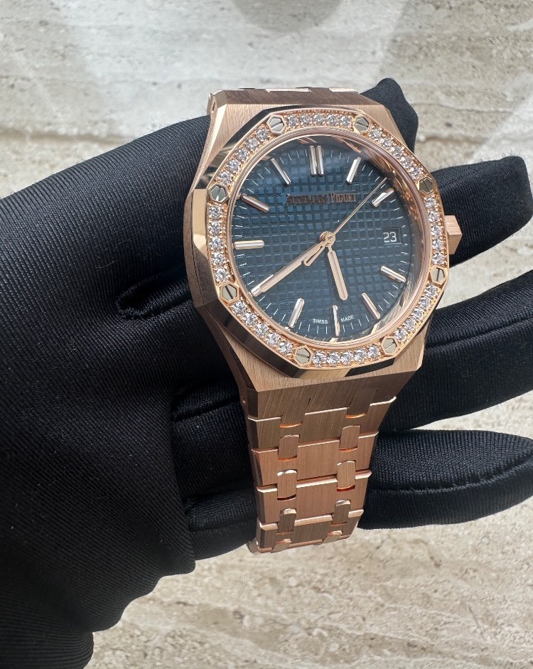 Часы AUDEMARS PIGUET ROYAL OAK SELFWINDING 37mm 15551OR.ZZ.1356OR.05