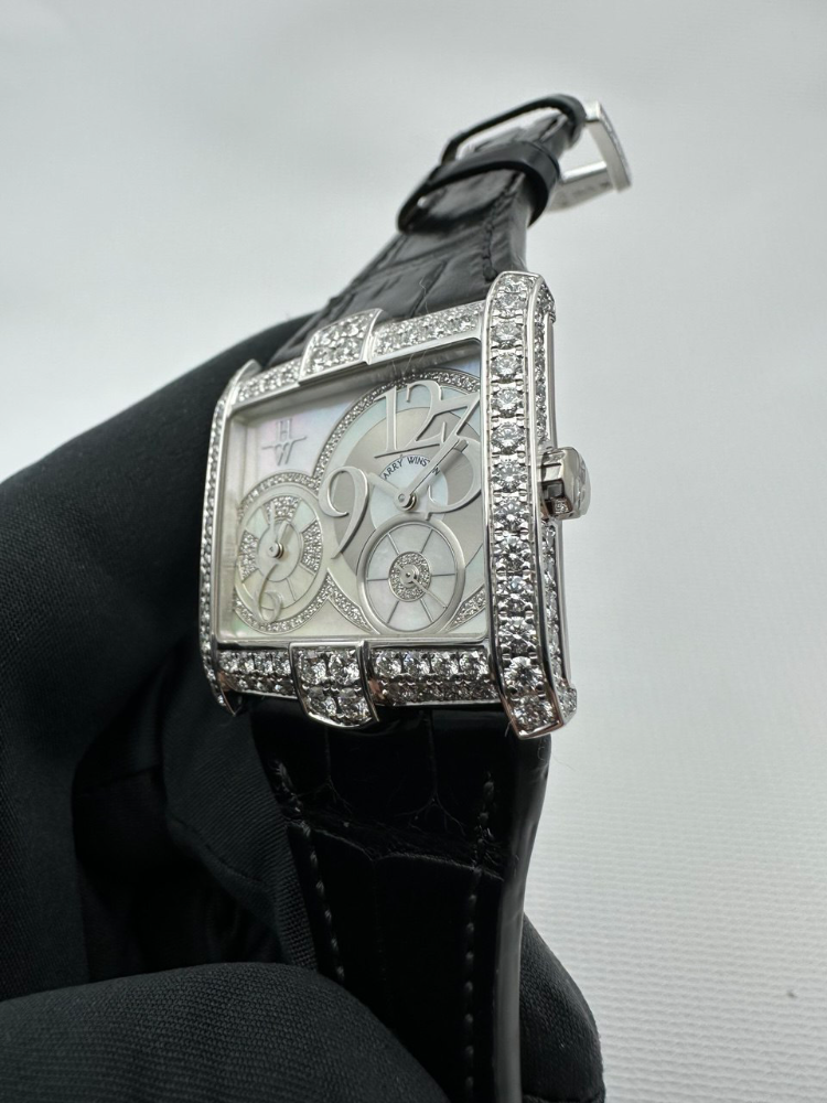 Часы Harry Winston AVENUE 350/LQTZW