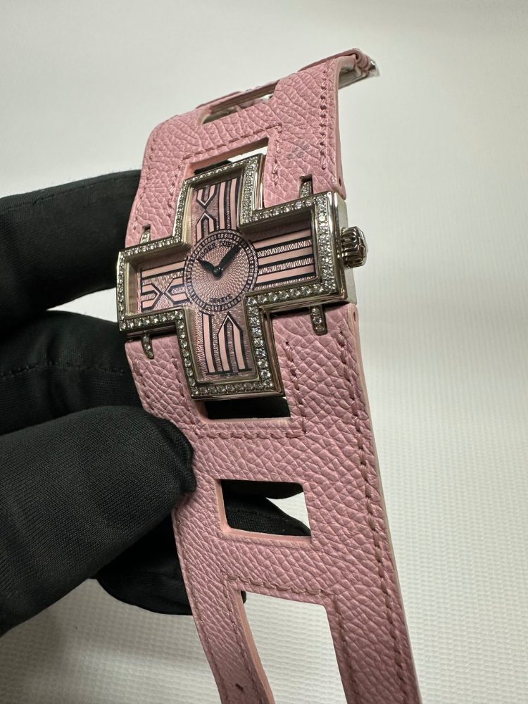 Часы Roger Dubuis Follow Me Quartz Diamonds