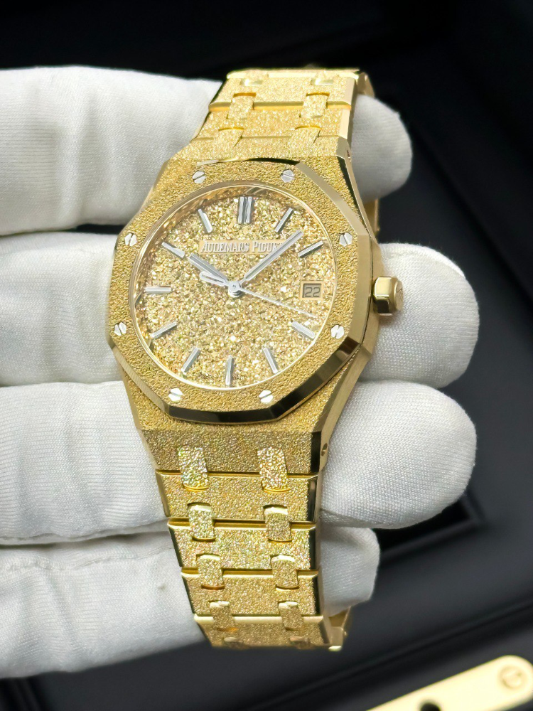 Часы AUDEMARS PIGUET ROYAL OAK FROSTED GOLD 77450BA.GG.1361BA.01