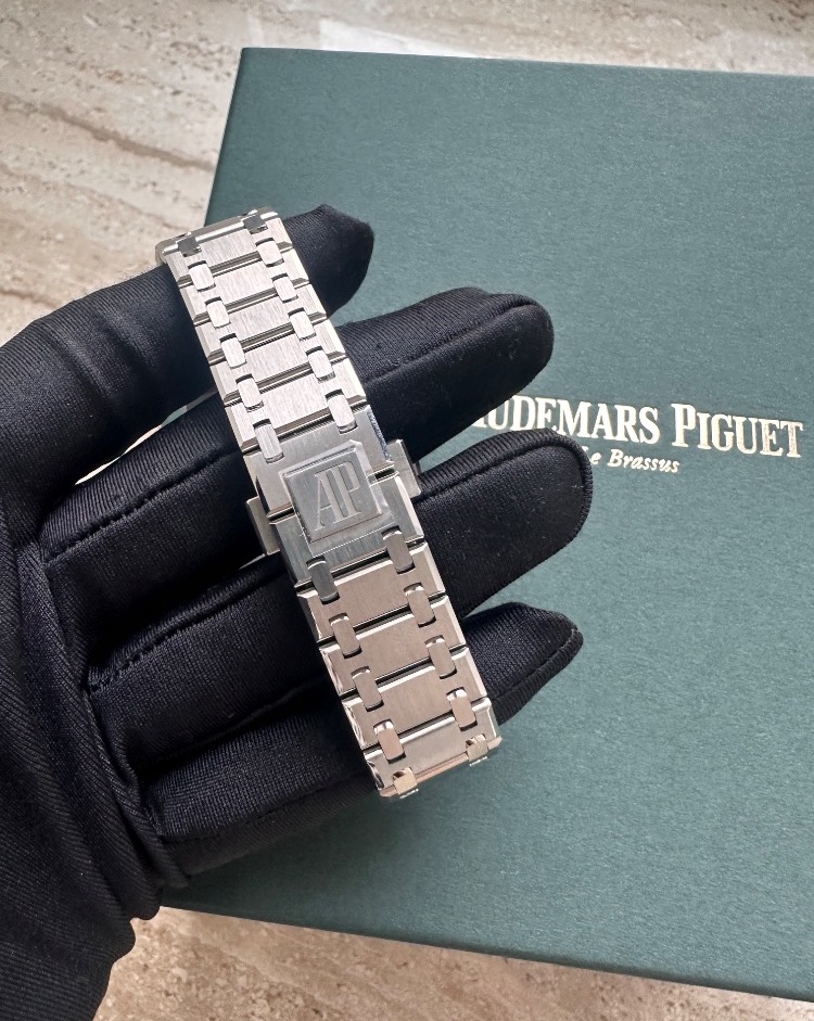 Часы AUDEMARS PIGUET ROYAL OAK JUMBO EXTRA-THIN 16202ST.OO.1240ST.02