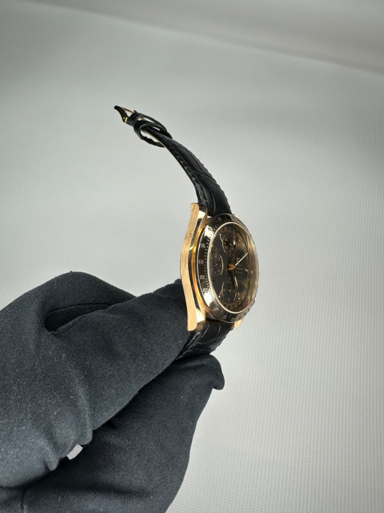 Часы Omega Speedmaster Day-Date 323.53.40.44.01.001