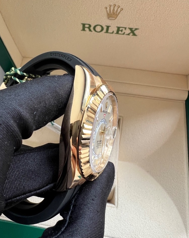 Часы Rolex SKY-DWELLER 42MM YELLOW GOLD 326238-0006