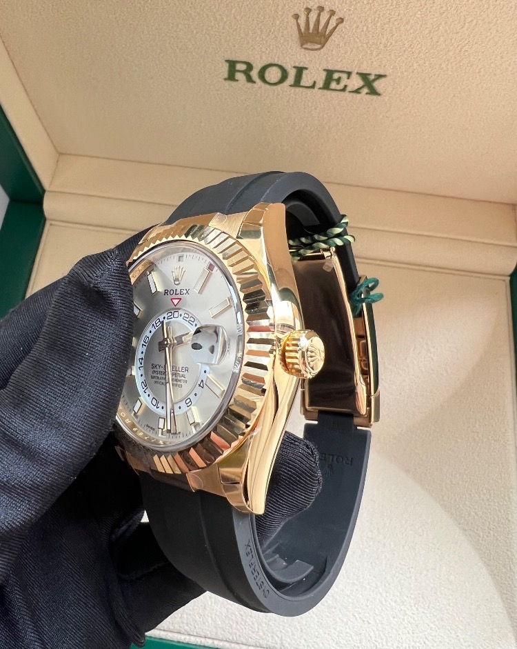 Часы Rolex SKY-DWELLER 42MM YELLOW GOLD 326238-0006