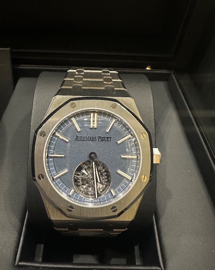 Часы AUDEMARS PIGUET ROYAL OAK 26730TI.OO.1320TI.02