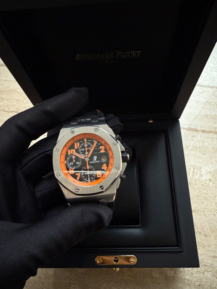 Часы AUDEMARS PIGUET Royal Oak Offshore Volcano Chronograph 26170ST.OO.D101CR.01