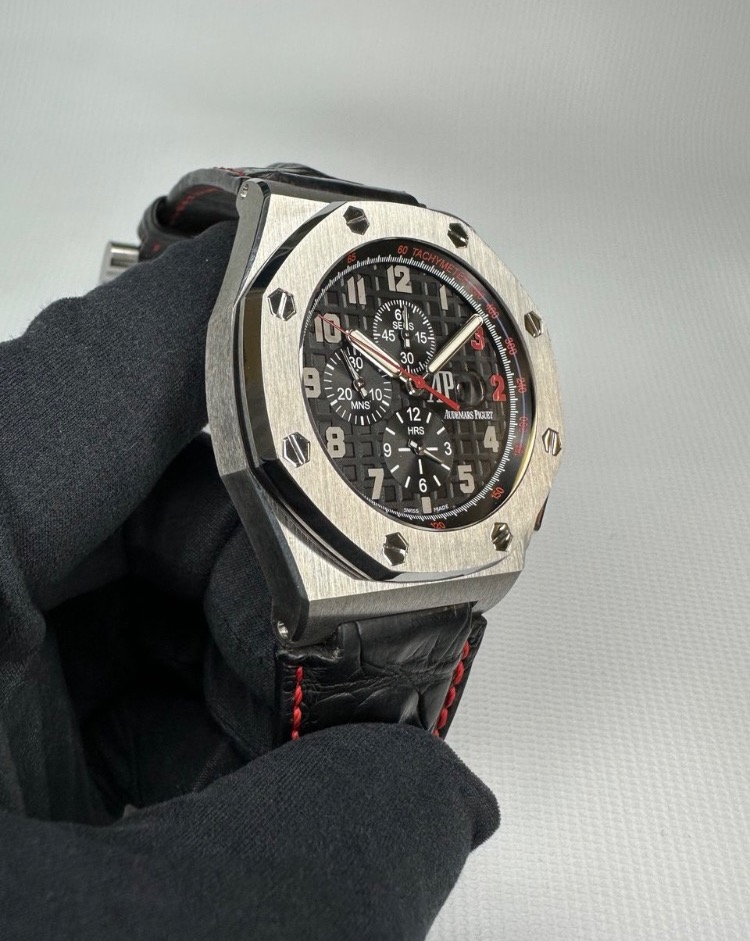 Часы AUDEMARS PIGUET ROYAL OAK OFFSHORE  SHAQUILLE O NEAL CHRONOGRAPH