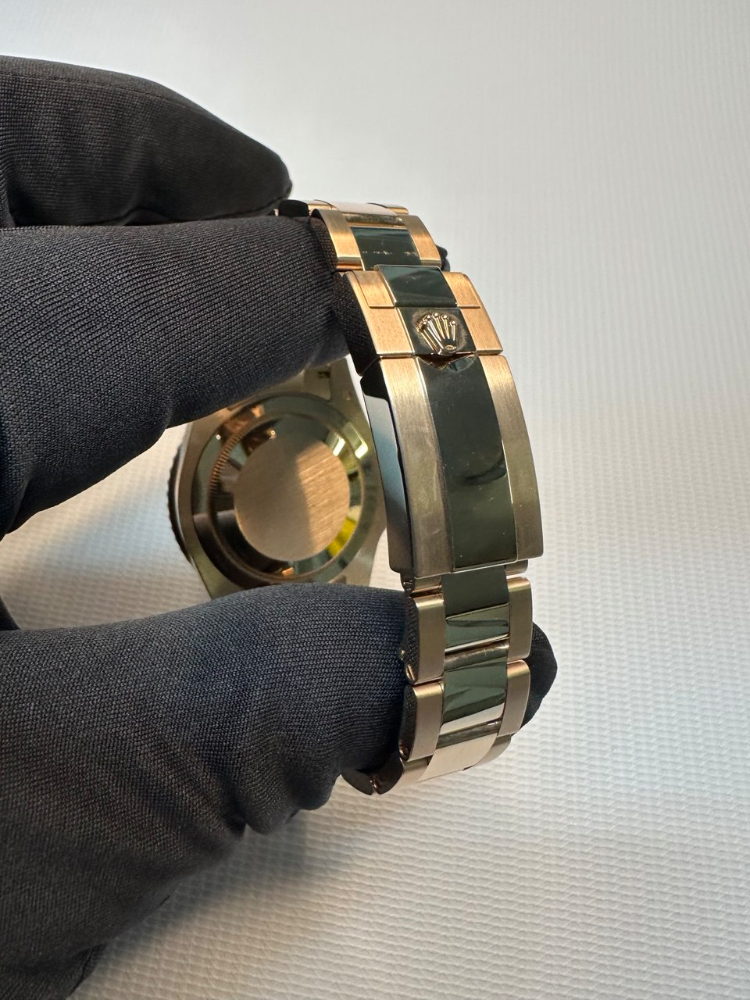 Часы Rolex GMT-MASTER II 40 MM EVEROSE GOLD 126715CHNR-0001