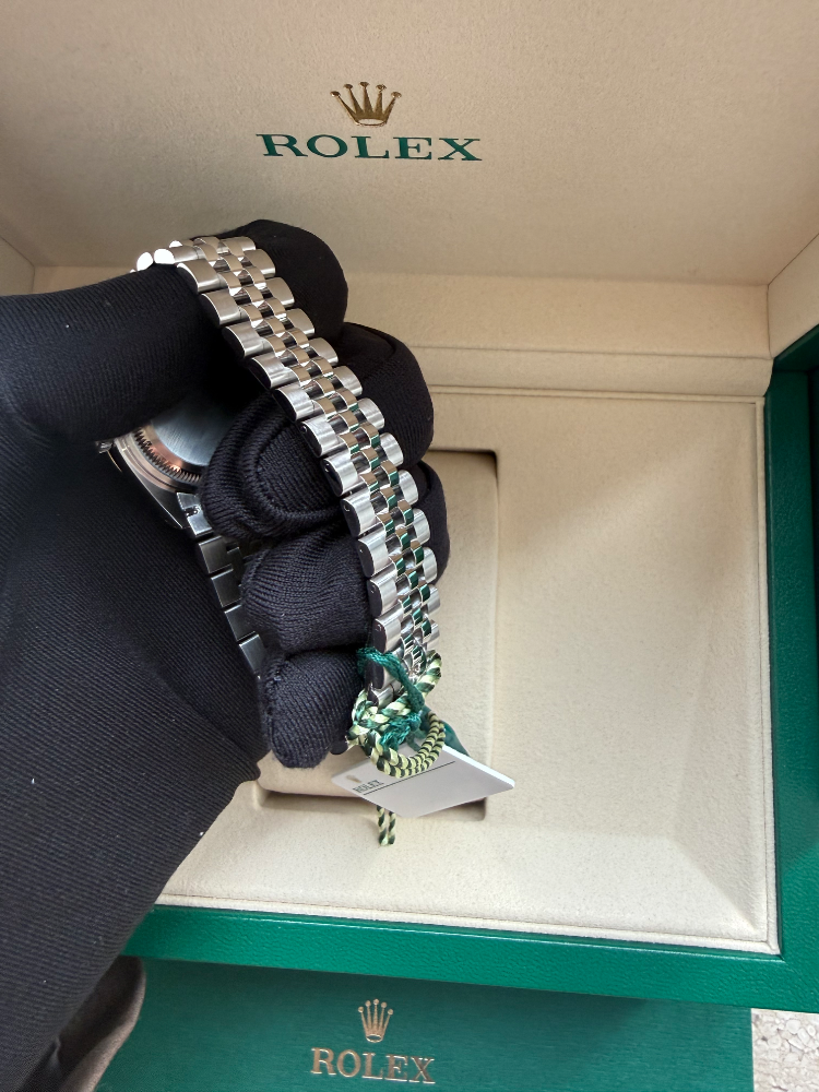 Часы Rolex Lady-Datejust 28 мм Oystersteel 279174