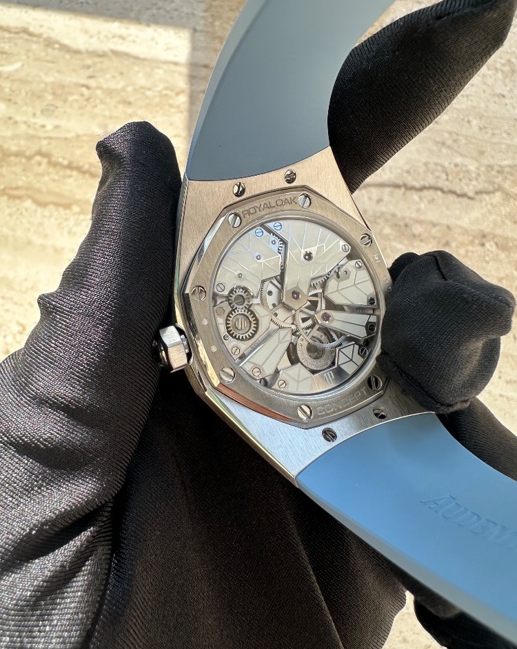 Часы AUDEMARS PIGUET ROYAL OAK CONCEPT FLYING TOURBILLON Ref. 26227BC.YY.D326CR.01-A
