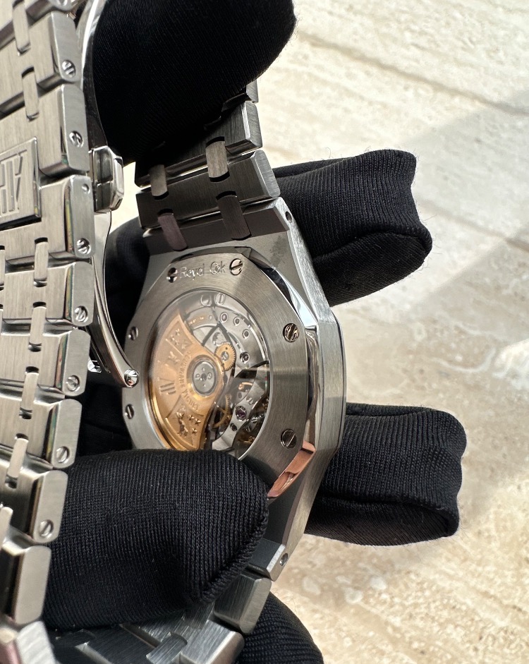 Часы AUDEMARS PIGUET ROYAL OAK SELFWINDING 39 MM 15300ST.OO.1220ST.03
