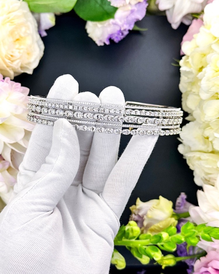 Колье Graff GATEWAY FIVE ROW DIAMOND CHOKER NECKLACE RGN685