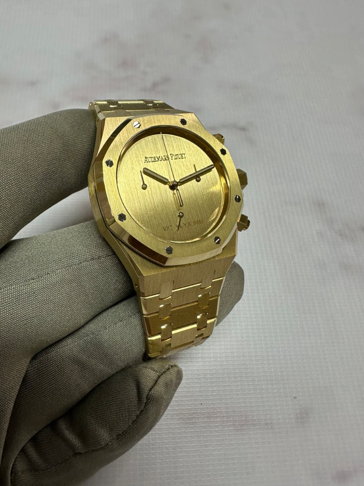 Часы AUDEMARS PIGUET ROYAL OAK AUTOMATIC LIMITED EDITION OF 202 26240BA.OO.1320BA.01