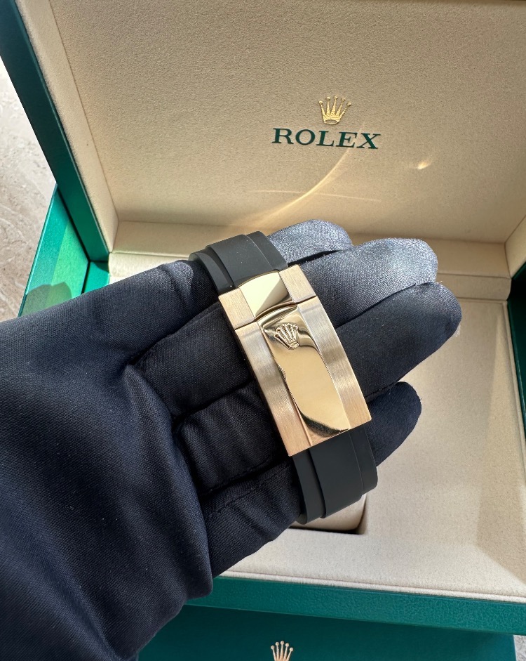 Часы Rolex SKY-DWELLER 42MM YELLOW GOLD 326238-0013