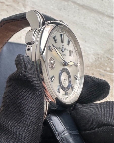 Часы Ulysse Nardin Dual Time 42 mm 243-55