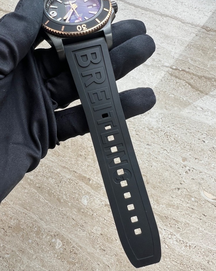Часы Breitling Superocean 46 mm U17368