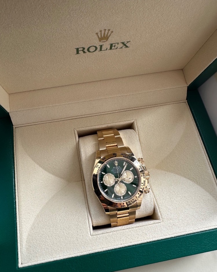 Часы Rolex Cosmograph Daytona 40 mm Yellow Gold 126508-0008