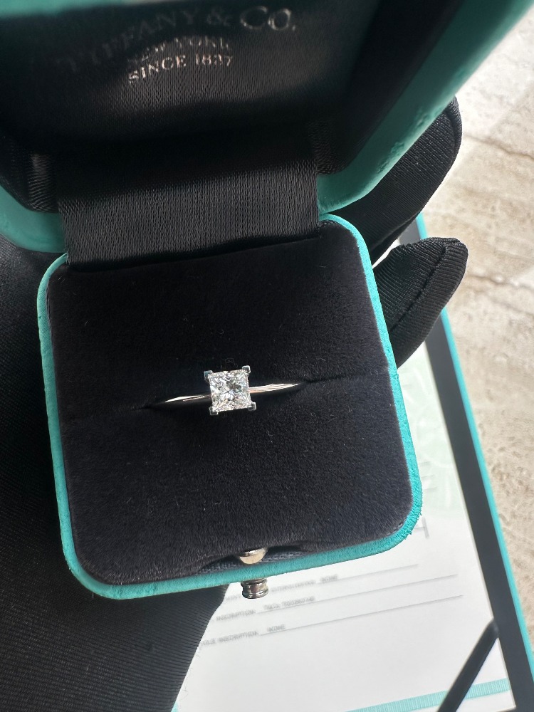 Кольцо Tiffany&Co. Tiffany True® Engagement Ring with a Tiffany True Diamond 0 36ct F/SI1 in Platinum