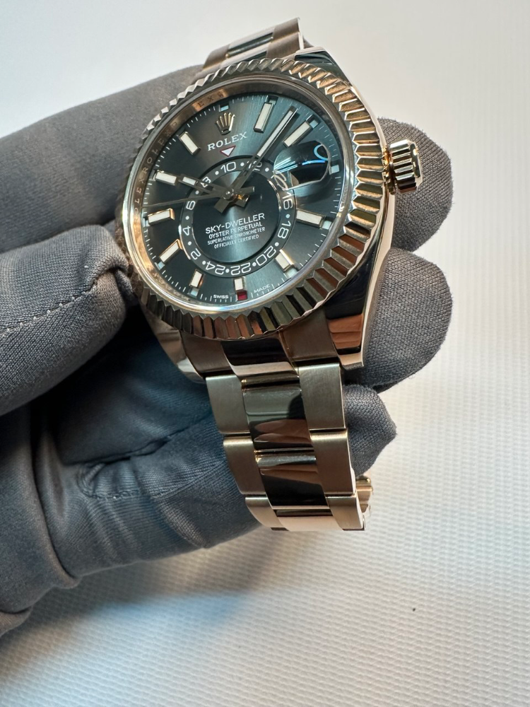 Часы Rolex Sky-Dweller 42mm Everose Gold 326935