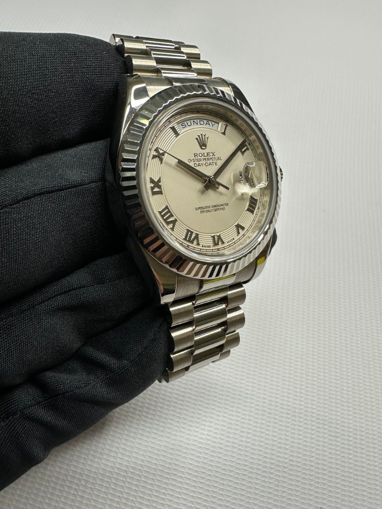Часы Rolex DAY-DATE II 41MM WHITE GOLD 218239