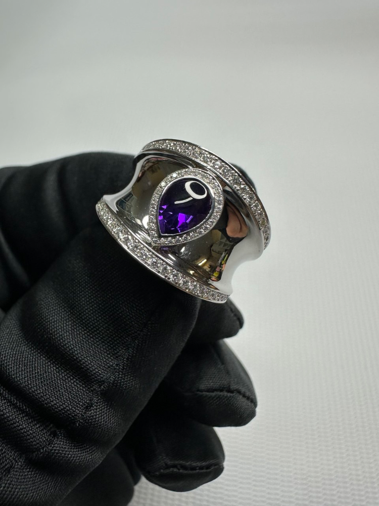 Кольцо Chopard IMPERIALE 827868-1110