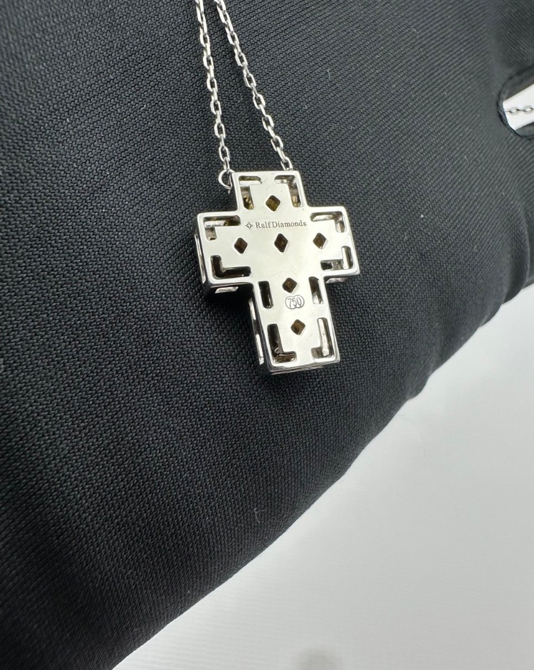 Подвеска RALFDIAMONDS крест с бриллиантами.