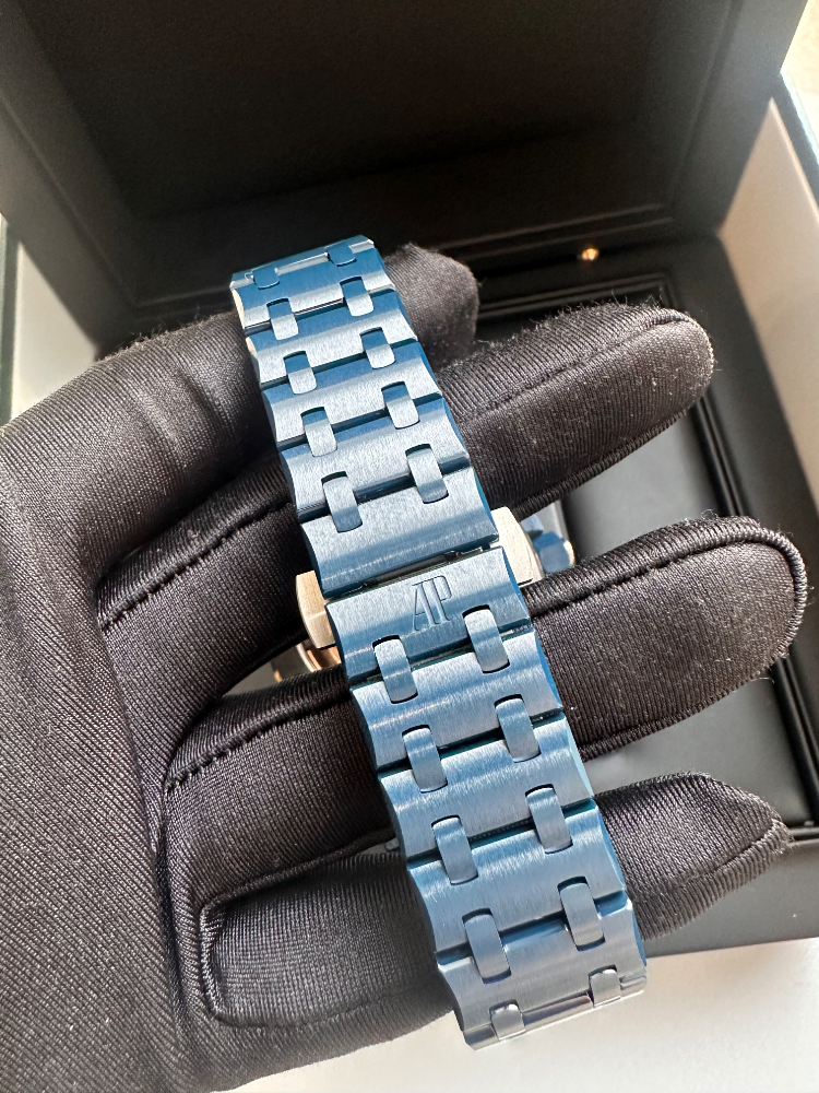 Часы AUDEMARS PIGUET ROYAL OAK OFFSHORE CHRONOGRAPH 42MM 26238CD.OO.1300CD.01