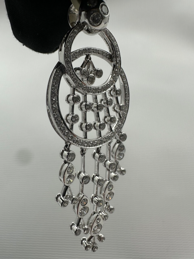 Подвеска No name с бриллиантами.