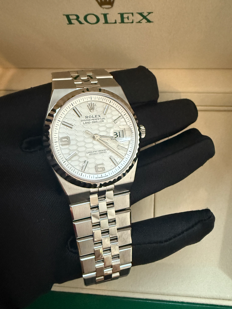 Часы Rolex LAND-DWELLER 36мм 127234-0001