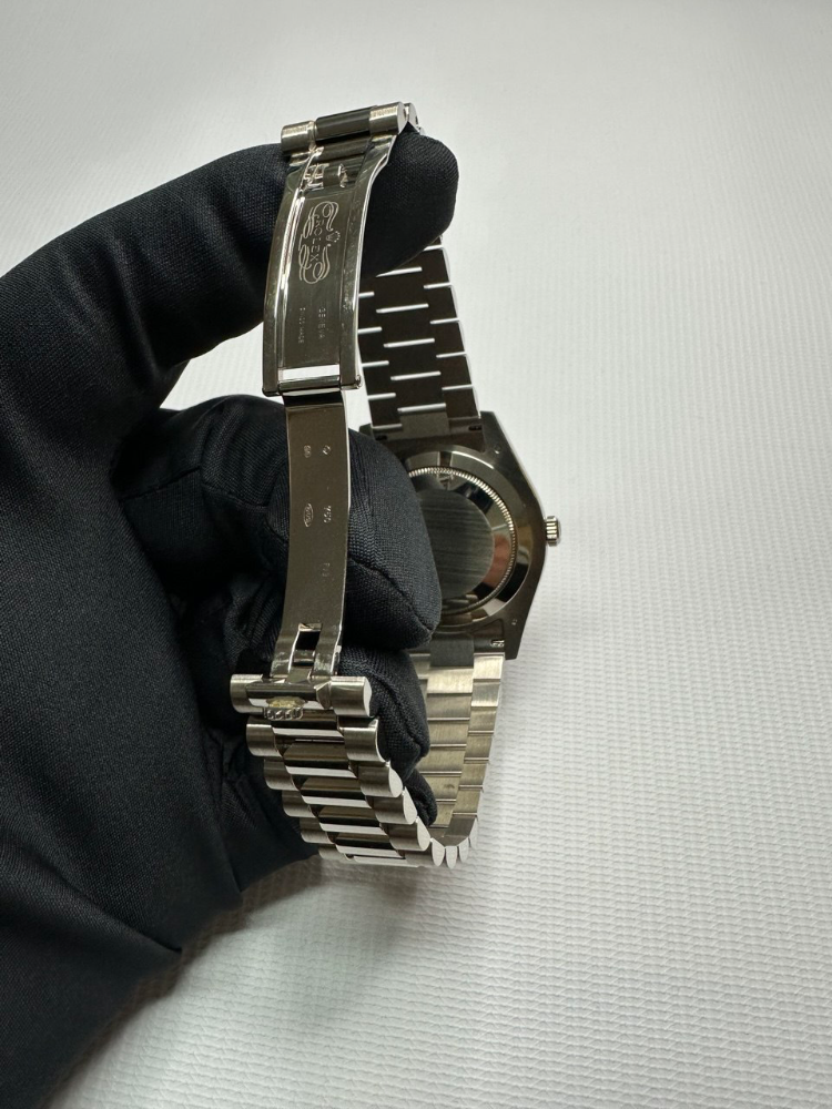 Часы Rolex DAY-DATE II 41MM WHITE GOLD 218239