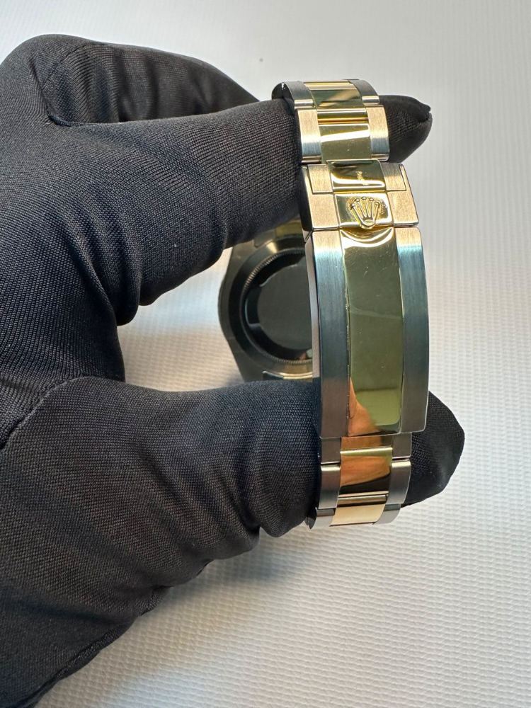 Часы Rolex Submariner Date 40mm Steel and Yellow Gold Ceramic 116613 blue dial 8 diamond